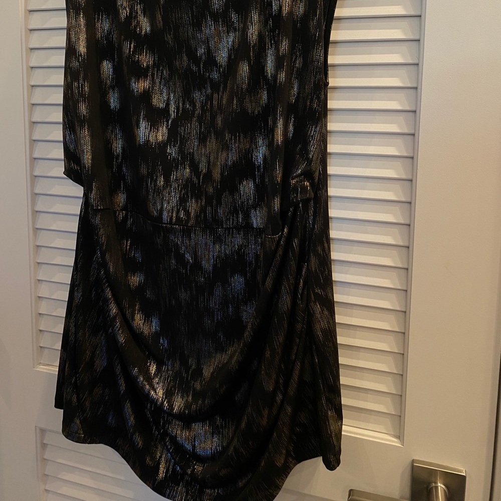 Top - Picture 2 of 4